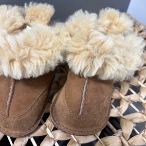 Uggs BOO for Infants Size Small